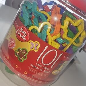 Betty Crocker Vibrant Cookie Cutter Collection